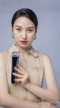 纖手凝香，工坊力作 一枚專業麻豆的筋膜槍與美容儀拍攝揭秘